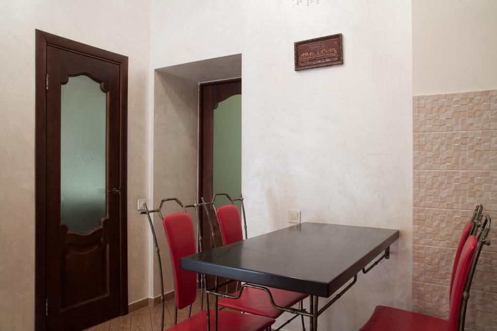 Apartment Roksolana Львів Екстер'єр фото